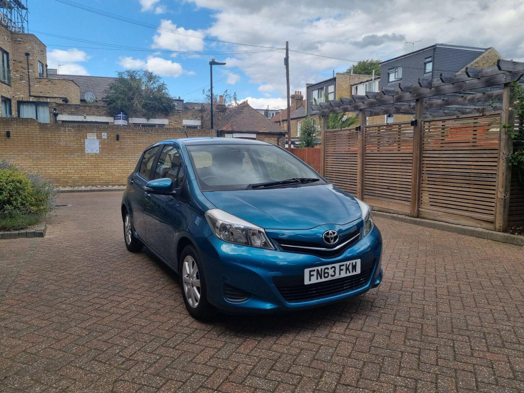 2013 Toyota YARIS