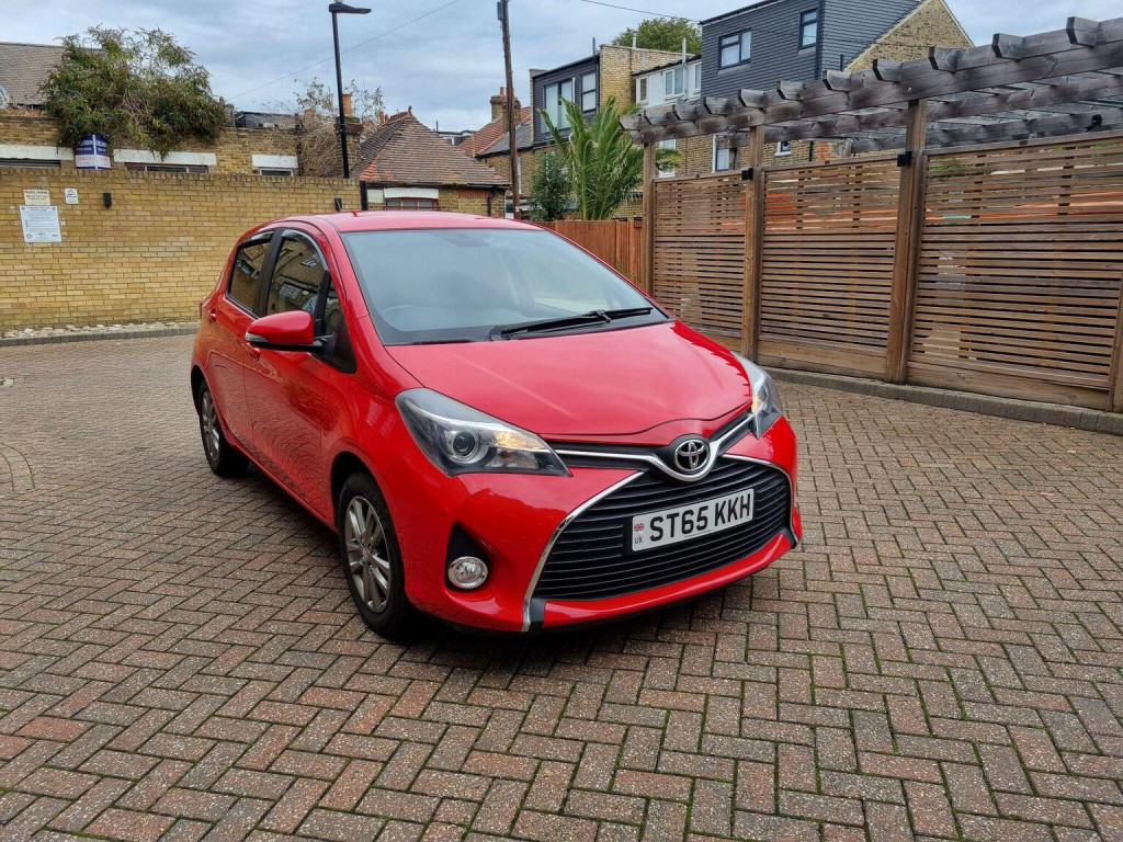 2015 Toyota YARIS